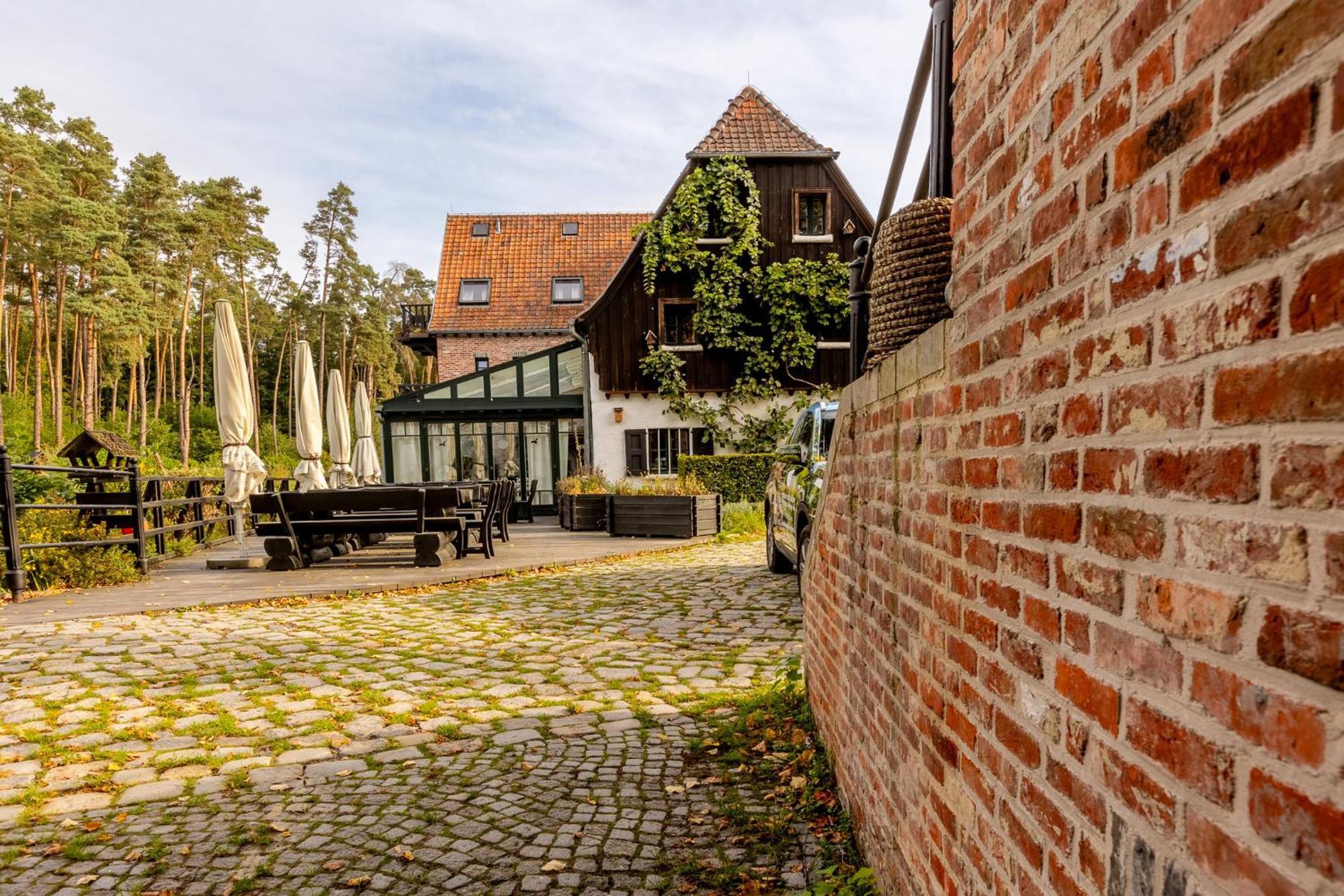 Oleśnica Gosciniec Pod Zajacem Bed & Breakfast エクステリア 写真